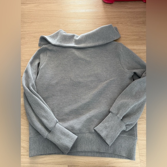 Varley sweater - Picture 5 of 5